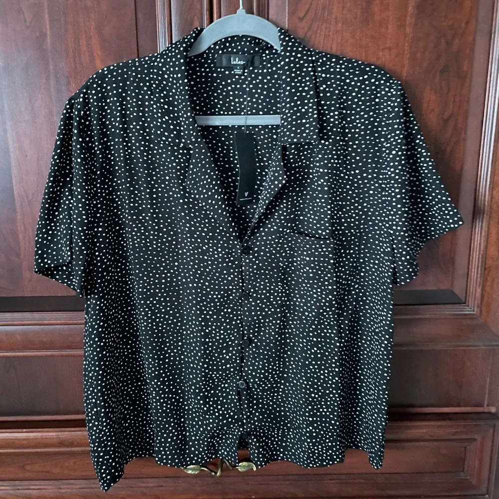 LULU’S Good Luck Charm Black Polka Dot Short Sleeve Button-Up Top - Picture 2 of 4